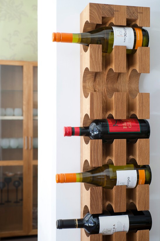 wine rack, viinipulloteline, viiniteline, wine shelf, viinihylly, wine bottle rack for the wall, viinipulloteline seinälle, wine bottle rack on the floor, viinipulloteline lattialle, wine bottle rack wooden, viinipulloteline puinen, wine bottle rack on the table, viinipulloteline pöydälle, wine bottle rack on the shelf, viinipulloteline hyllyyn, wooden wine rack, puinen viiniteline, wine bottle rack to the wall