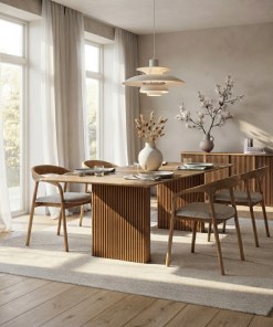 Woodek Esstisch TOMMY aus massiver Eiche, Design-Esstisch mit gerippten Holzbeinen