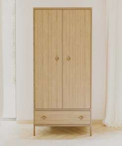 Kleiderschrank Elin aus massiver Eiche | Woodek Design