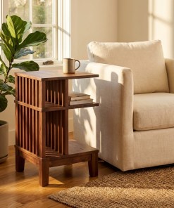 Nachttisch Celine aus massiver Walnuss, matt lackiert, minimalistisches Design | Woodek Design