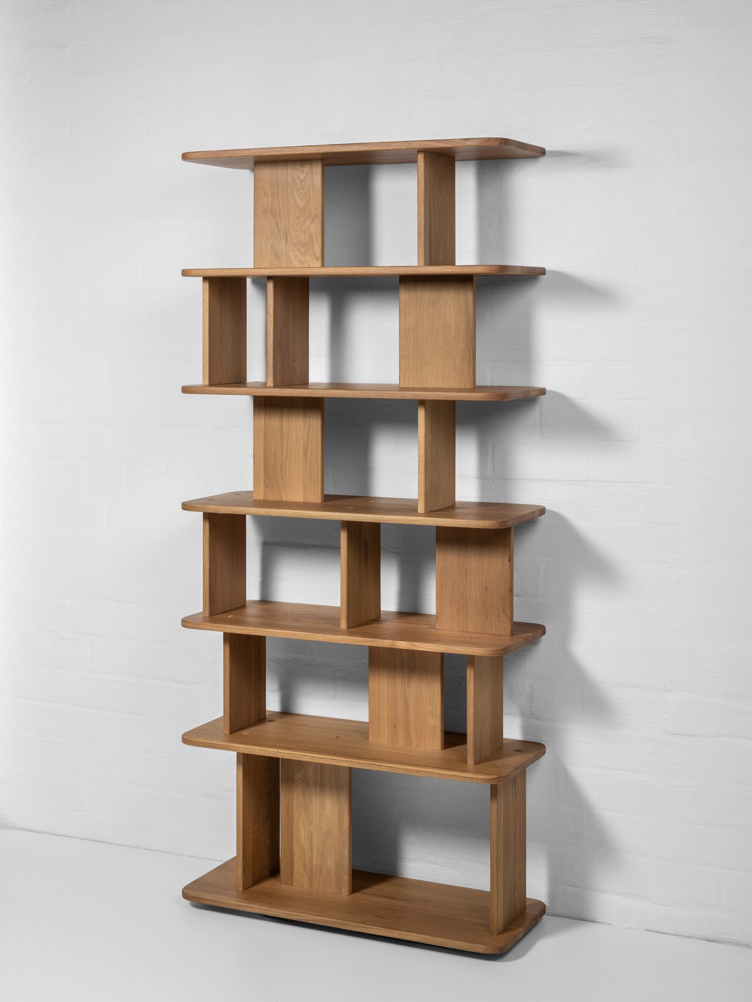 Franz Bücherregal aus massiver Eiche, matt lackiert | Woodek Design