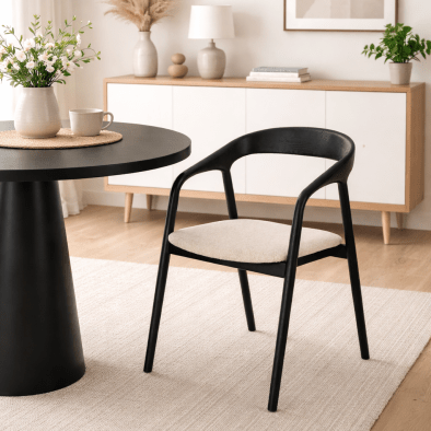 Woodek Esszimmerstuhl CELESTE aus massiver Eiche, schwarz lackiert, mit Cobble-Stoff