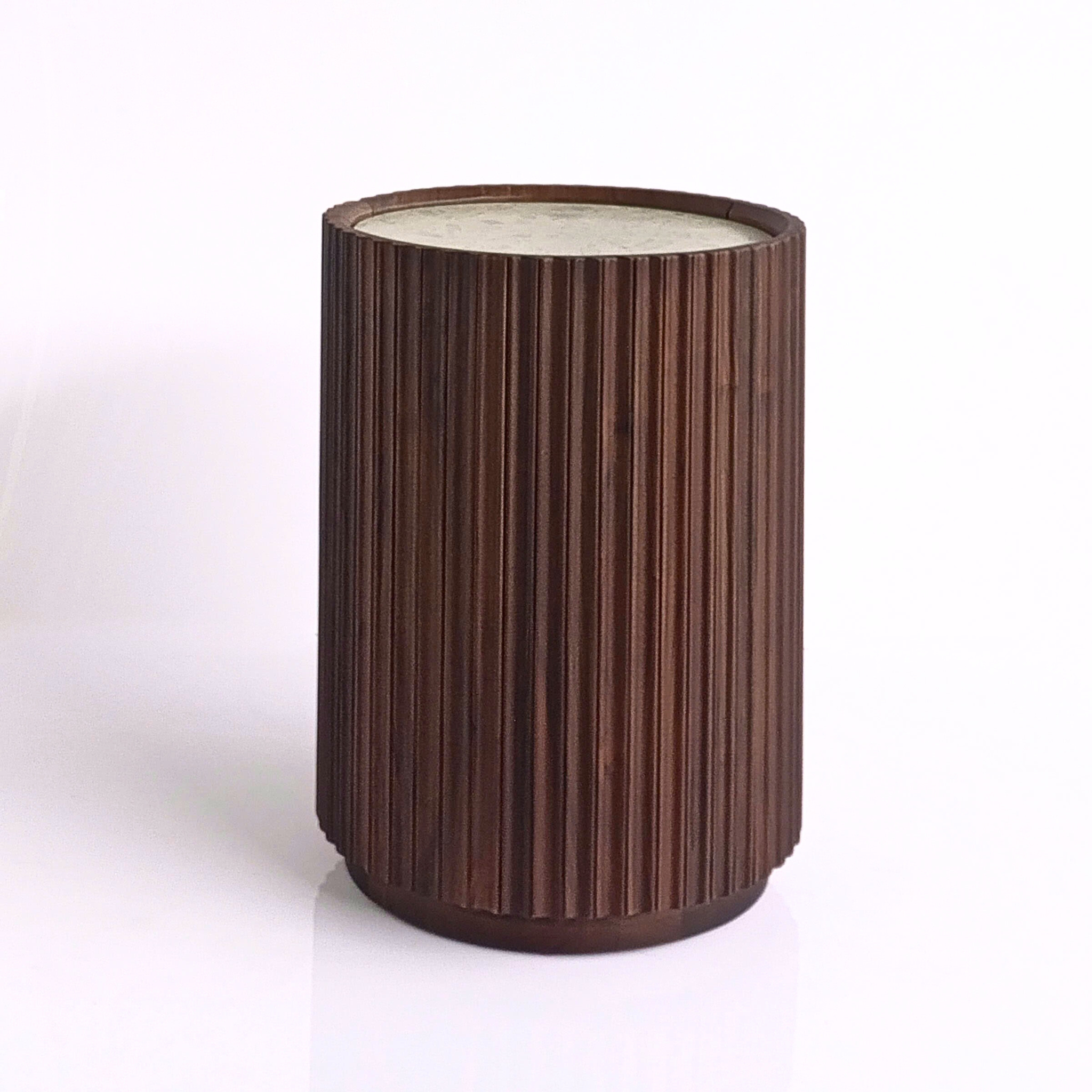 Woodek Beistelltisch FRANZ rund Ø42 cm aus Nussbaum, mit Steinplatte, matt lackiert